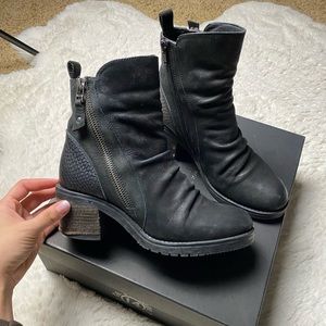 Vintage Foundry Co Women’s 7.5 Black Double Zipper with Box